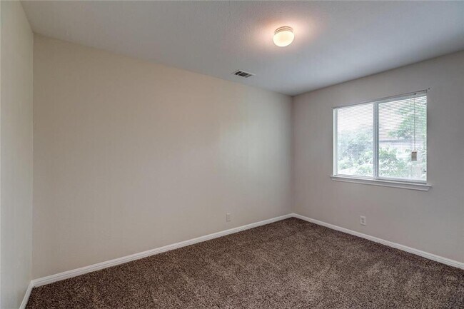 Building Photo - 16712 Hamilton Point Cir