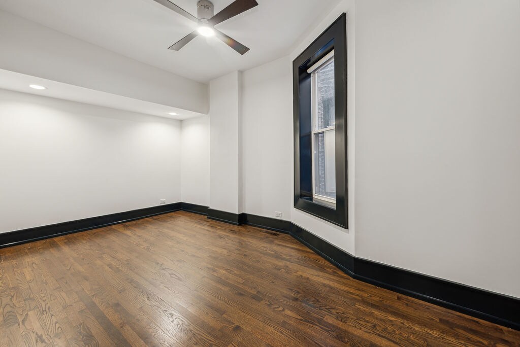 Building Photo - 3513 N Sheffield Ave