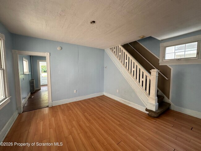 Building Photo - 615 S Webster Ave
