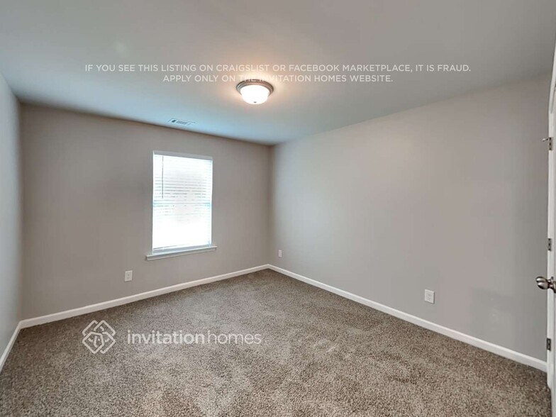 Building Photo - 112 Lantana Crossing