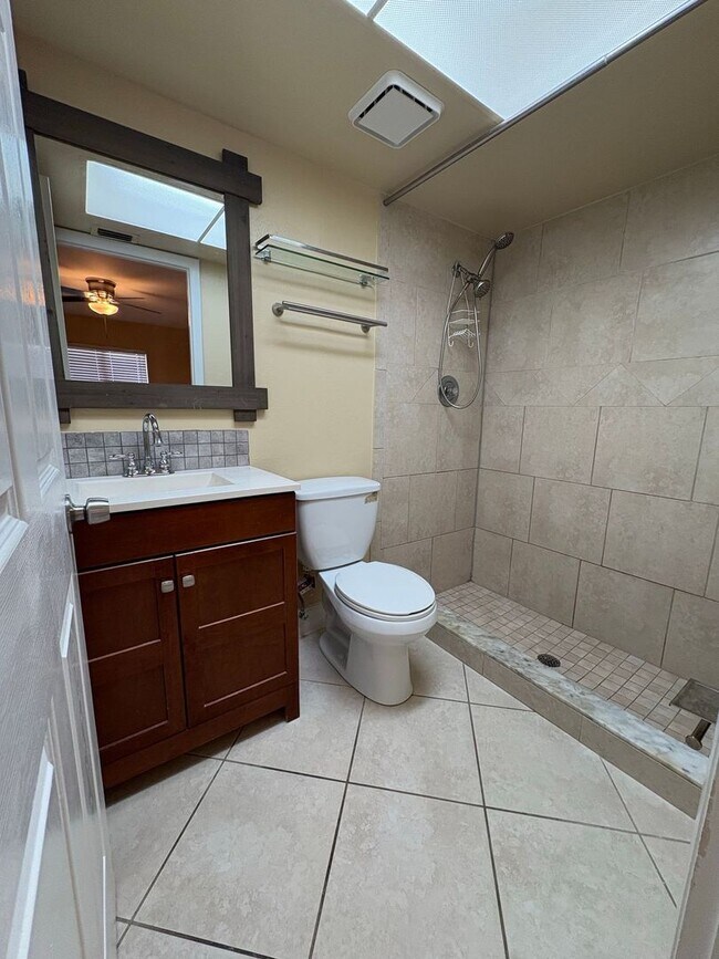 Building Photo - A-6 CALL OWNER FOR REPAIRS FIRST