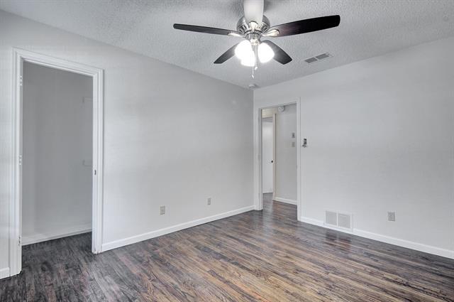 Building Photo - 2501 Glenhaven Dr