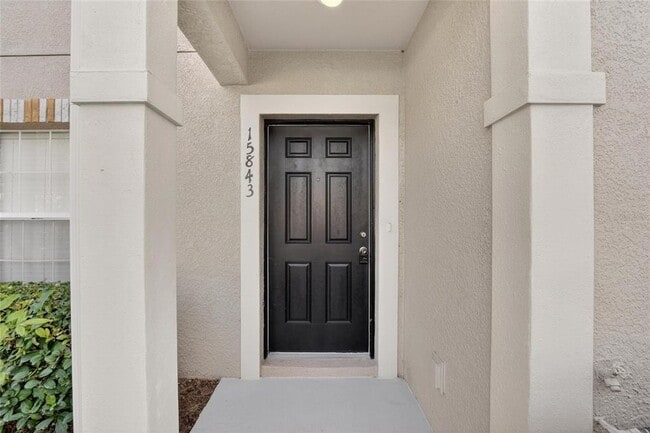 Building Photo - 15843 Fishhawk View Dr