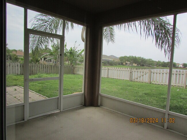 Building Photo - 2089 Maeve Cir