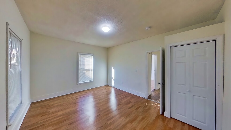 Bedroom - 29 Glenwood Sq