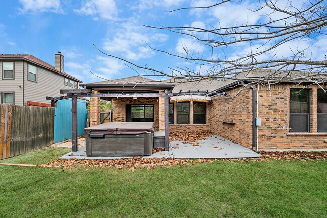 Building Photo - 1427 Sun Garden