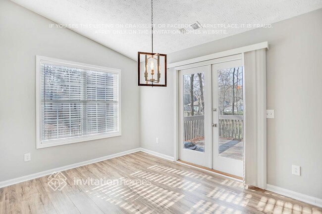 Building Photo - 425 2 Iron Trail NW