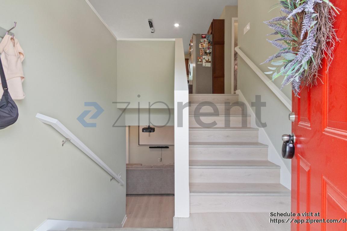 Building Photo - 5323 P St