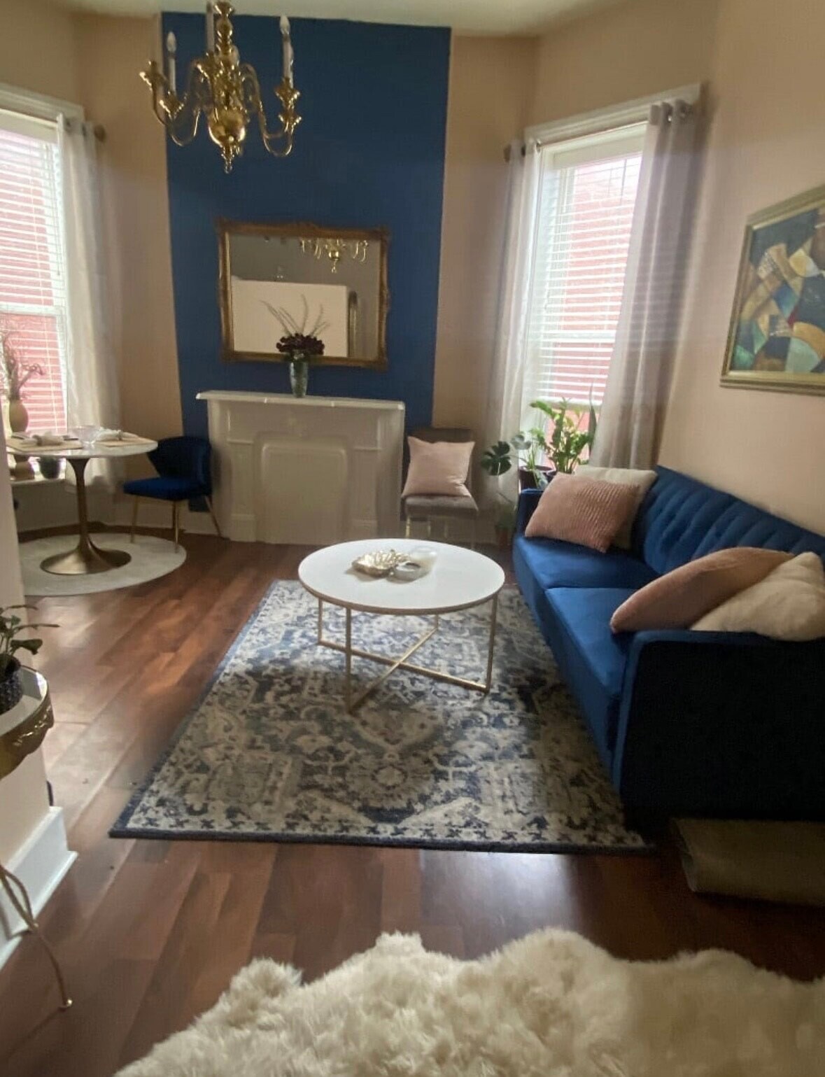 Building Photo - 124 E Oak St