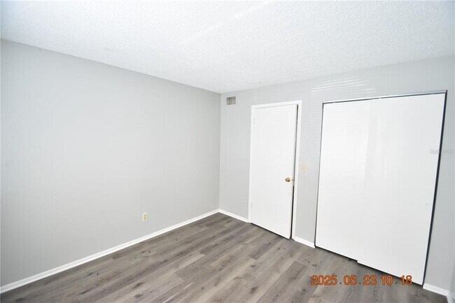 Building Photo - 228 Thorntree Pl