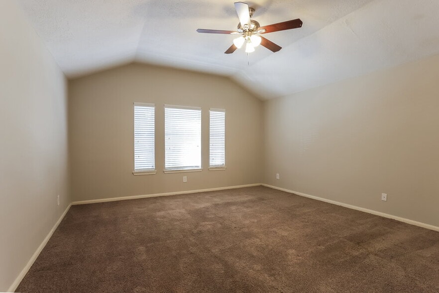 Building Photo - 5618 Imperial Grove Dr