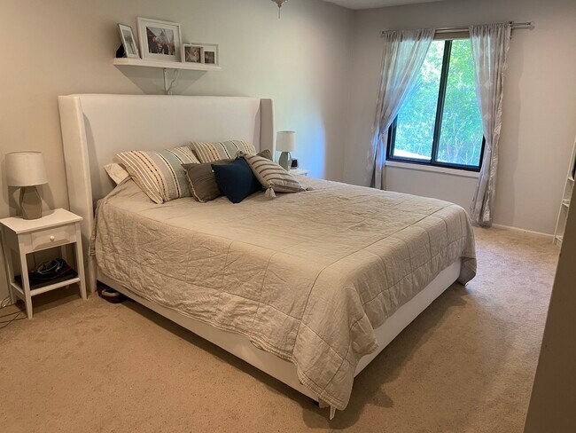 Building Photo - 3620 Independence Ave S