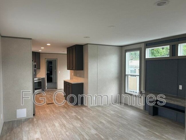 Building Photo - 168 Sides Meadow Dr