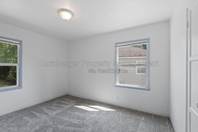 Building Photo - 10106 N Wesley St