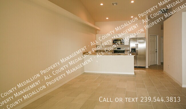 Building Photo - 1309 SE 8th Pl