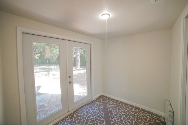 Building Photo - 5057 Tillie Ln