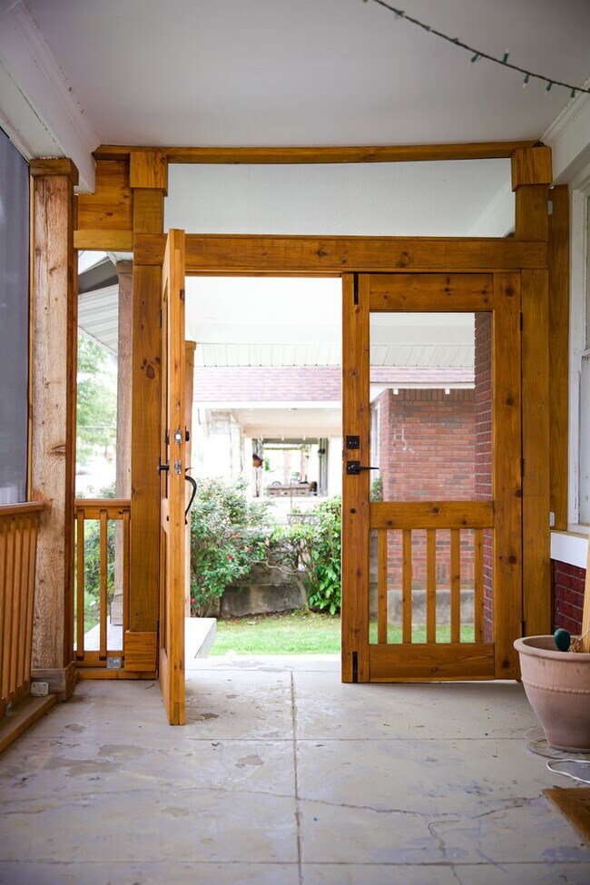 Building Photo - Gorgeous Brick 4 Bedroom Home Now Available -