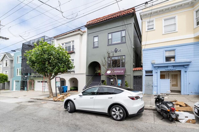 Building Photo - 3012 Steiner St