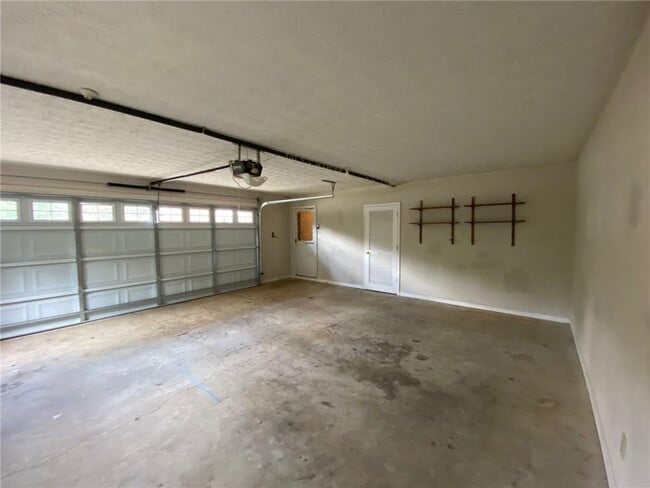 Building Photo - 1405 Glenfield Dr