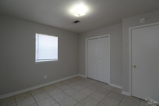 Building Photo - 10151 Guidy Ln