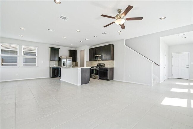 Building Photo - 179 Living Reef Dr