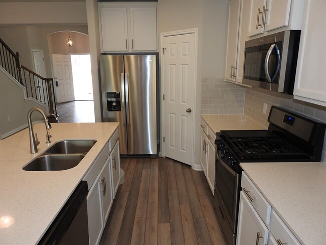 Building Photo - 108 Hauser Dr