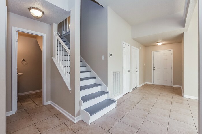 Building Photo - 14002 Whitehurst Cir SW