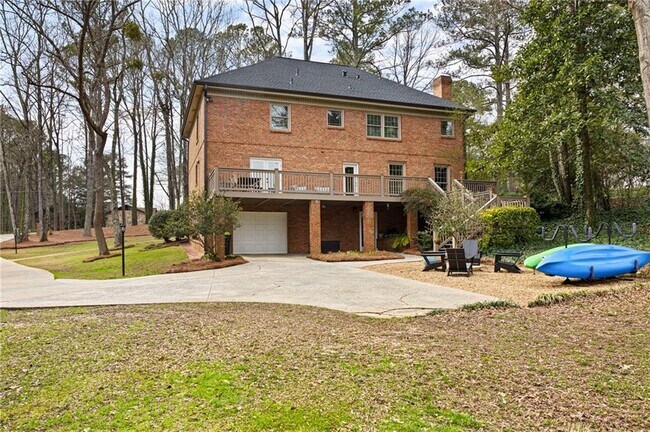 Building Photo - 2270 Emerald Dr