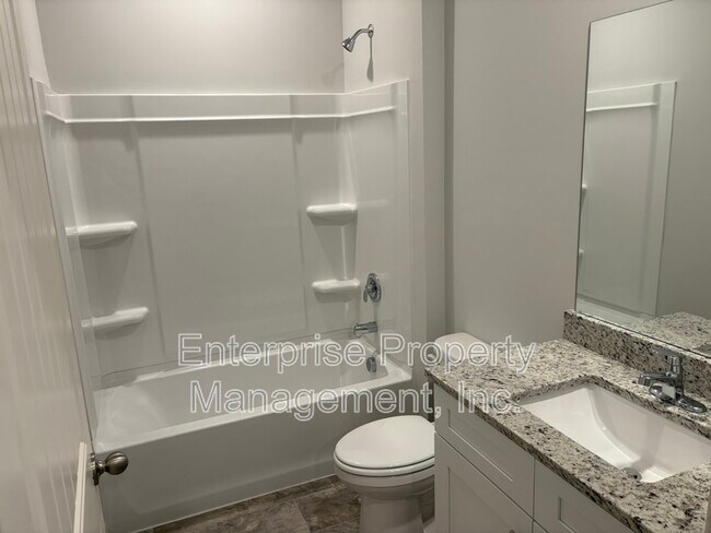 Building Photo - 230 Kipling Dr