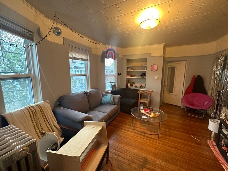 Building Photo - 69 Conwell Ave
