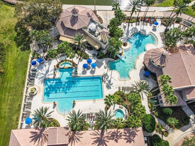 Building Photo - AVAILABLE NOW! 3/2.5 Townhome For Rent in Bellalago!