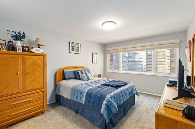 Building Photo - 61 Mt Kemble Ave