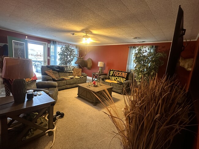 Building Photo - 724 W State St