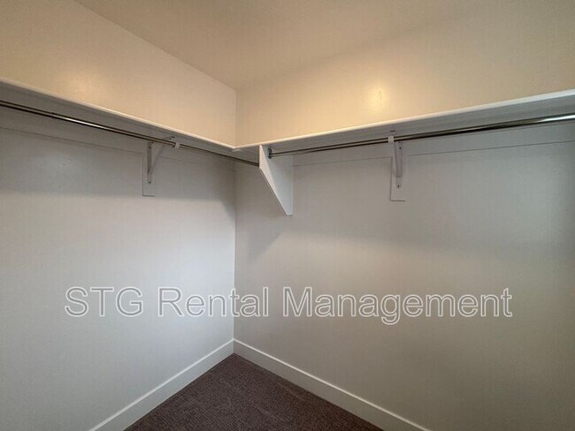 Building Photo - 3963 Fossil Way