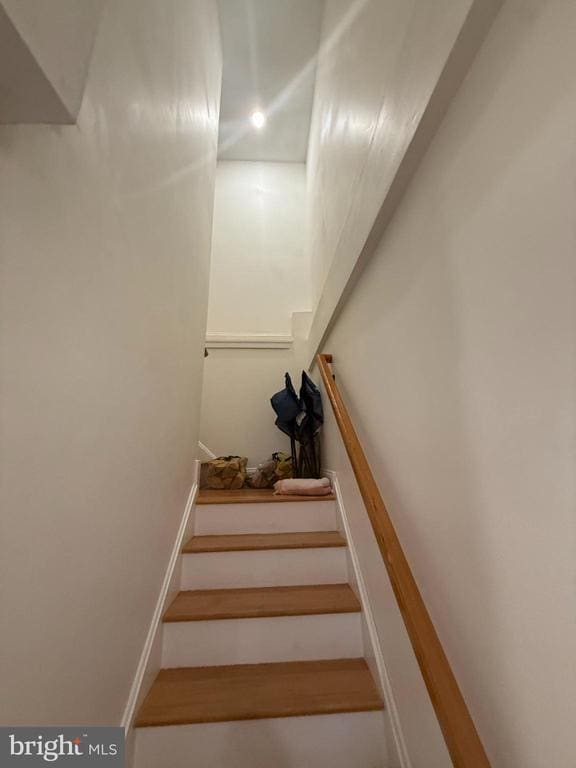 Building Photo - 2005 N Mascher St