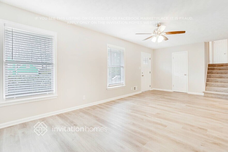 Building Photo - 399 Dorsey Cir SW