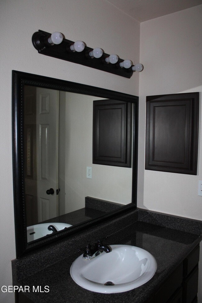 Building Photo - 7125 Falling Leaf Cir