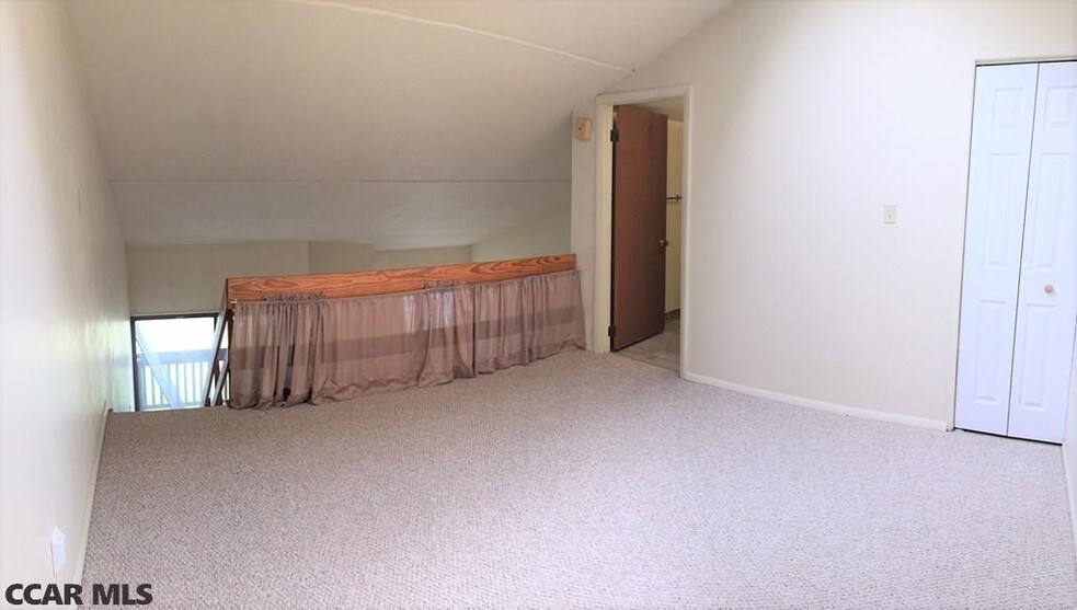 Loft - 800 Stratford Dr