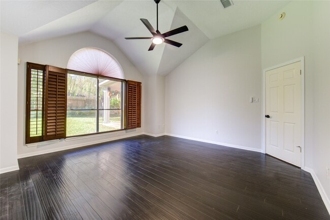 Building Photo - 115 Crimson Bay Dr