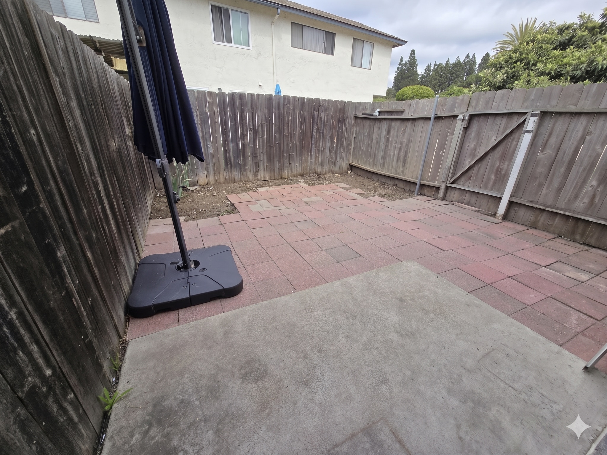 Building Photo - 4165 Tiberon Dr