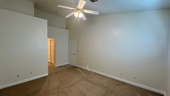 Building Photo - Upscale Executive Living