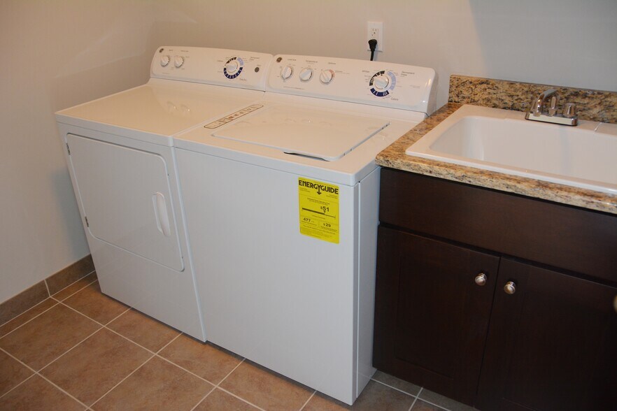 Laundry Room - 6098 Windemere Ln