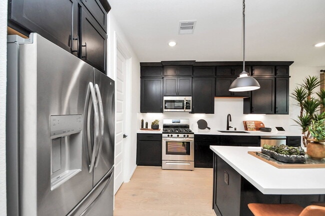 Building Photo - Revolution Way, Missouri City, TX 77489 - 3 BR 2.5 BA single-family home