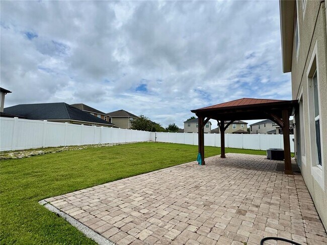Building Photo - 2504 Amati Dr