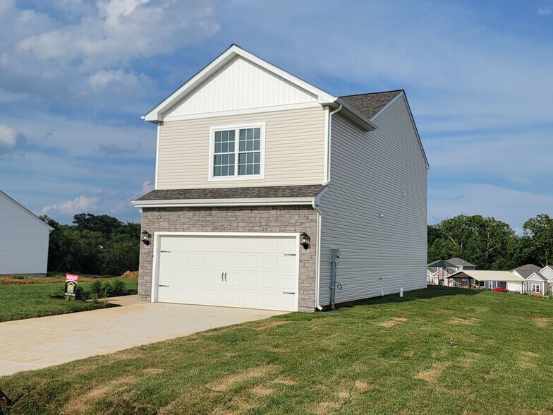 Building Photo - 10101 Amelia Ct