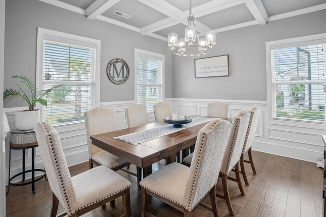 Building Photo - Stunning 4 bedroom 2.5 bath home located in Hampstead Wyndwater Community