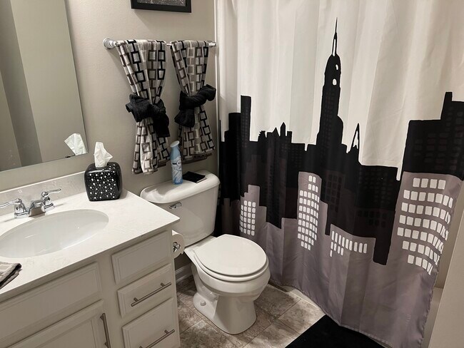 Hall Full Bath - 13086 Grand Vue Dr