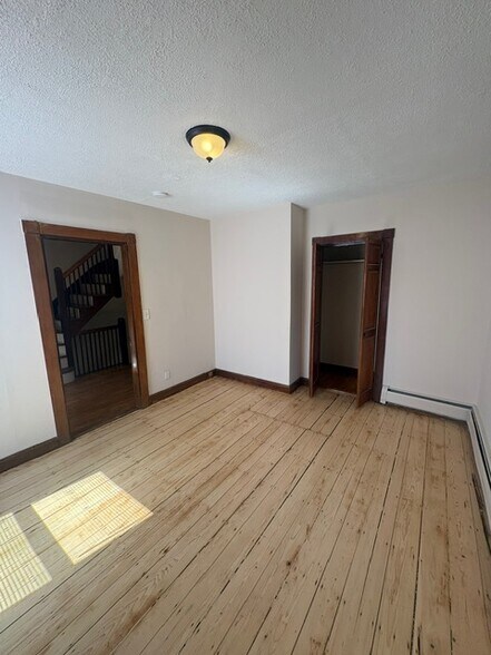 Building Photo - 5 Oakland St