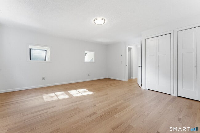 Building Photo - 210 Springbrook Rd