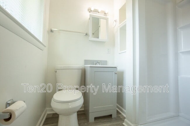 Building Photo - 2671 Dalewood Dr